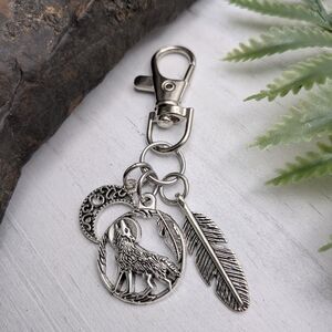 Silver Wolf Keychain with Feather and Moon / Purse Charm